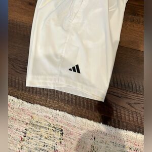 Adidas men’s white tennis shorts